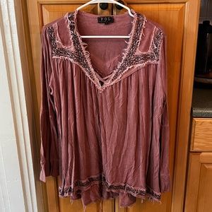 Women’s long sleeve top